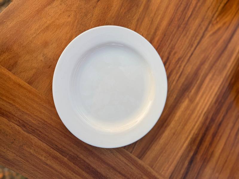 White plate: White rimmed plate
