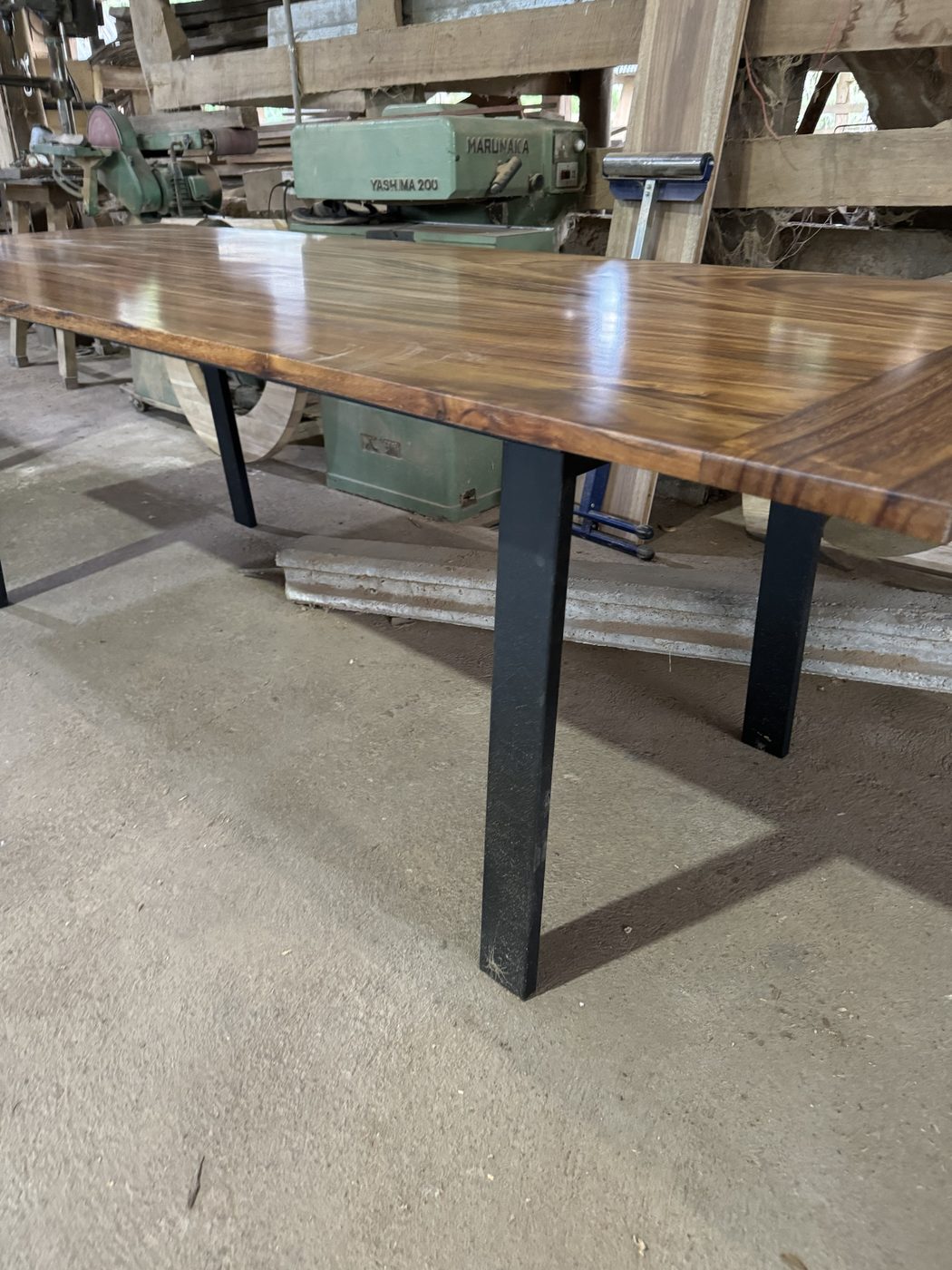 Guanacaste table: Guanacaste table just finished in the workshop, showing the grain