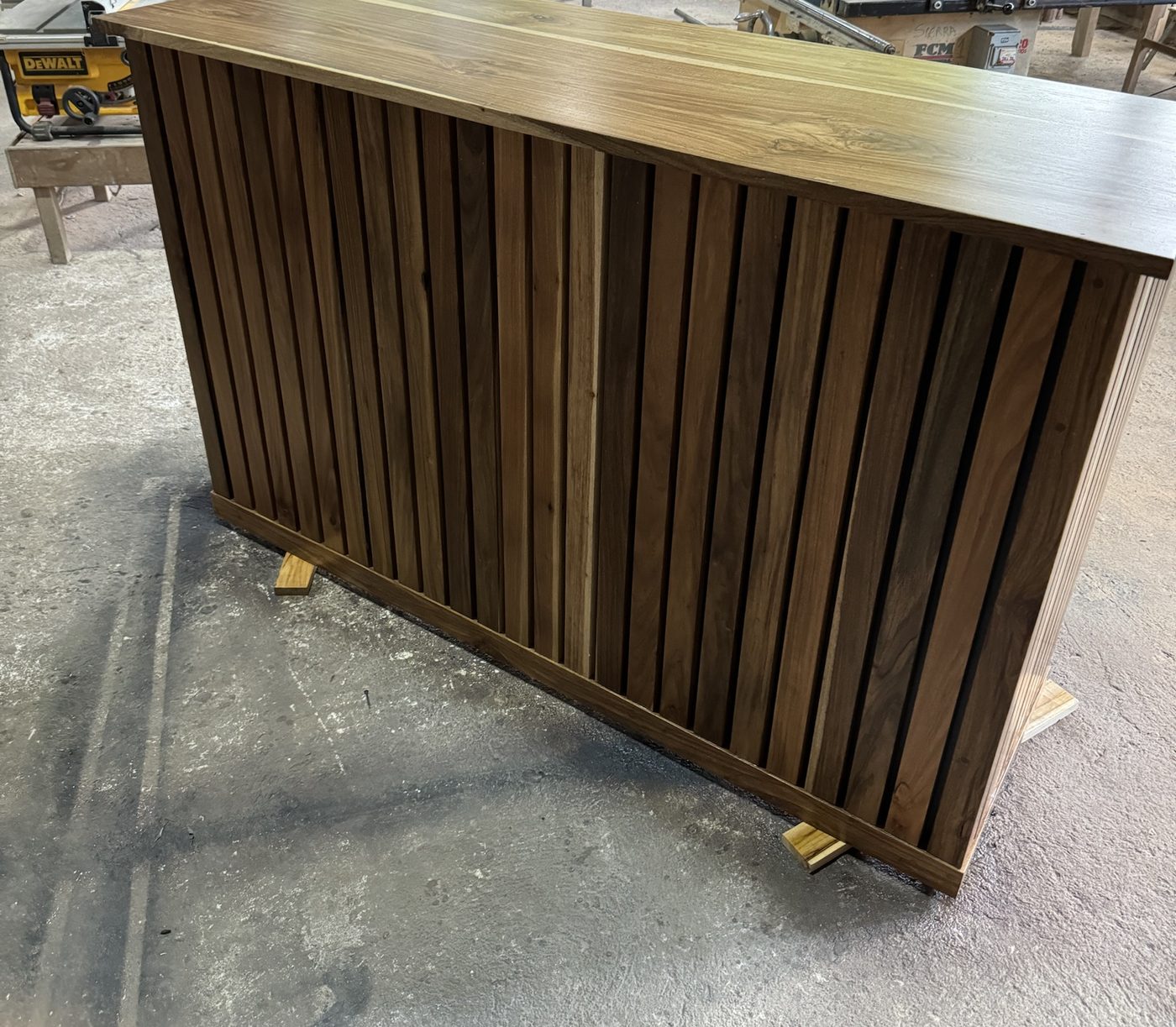 Laurel bar: Laurel bar just finished in the workshop